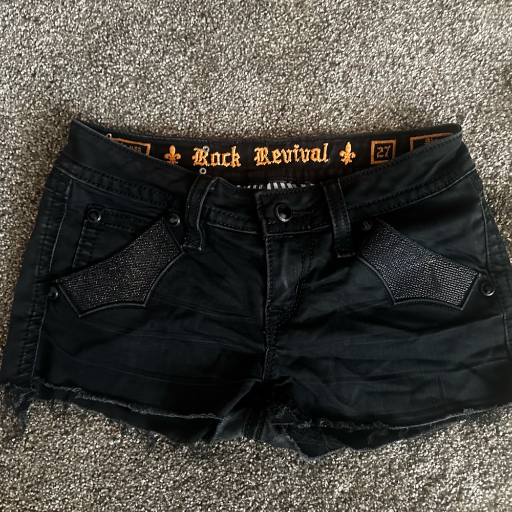 ROCK REVIVAL SHORTS